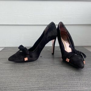 ✨Ted Baker London Pumps✨